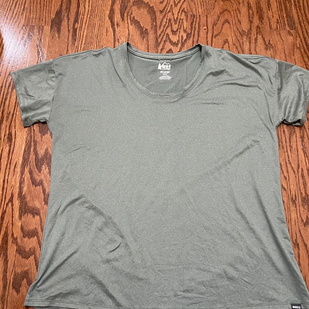 REI CO-OP women's t shirt size 1XL‎ Green